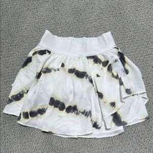 Lululemon White and Yellow Tie-Dye Flared Women's Tennis Skort